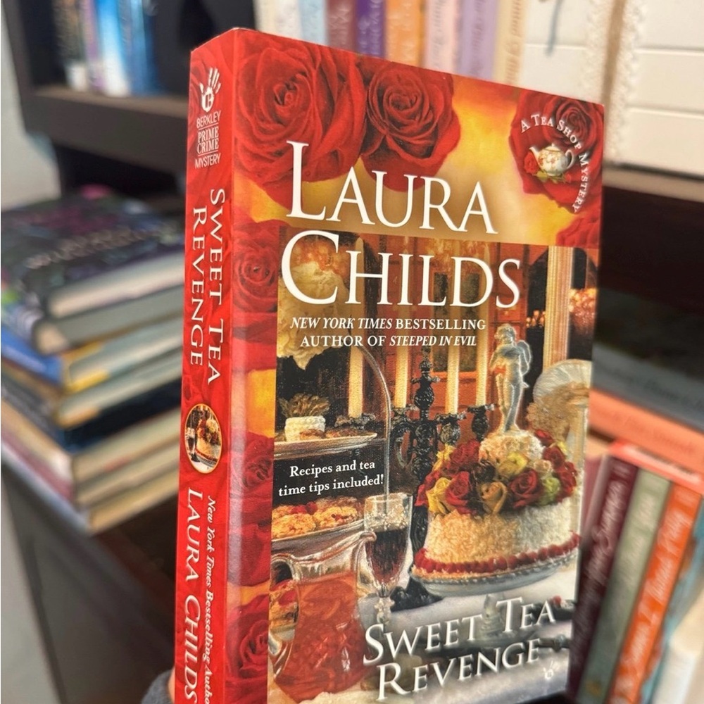 Paperback book bundle - Picture 8 of 9